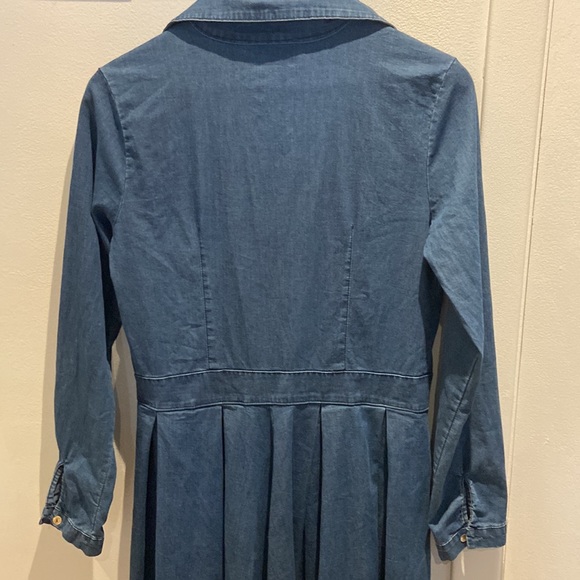 🌟 Worn once : Long shirt dress fitted at the waist in denim color - Picture 5 of 12